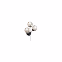 Cadre en métal noir mat. Diffuseurs en verre soufflé en ambre. L 38 x H 47 x P 23 cm max 3 x 60W E27 IP:20