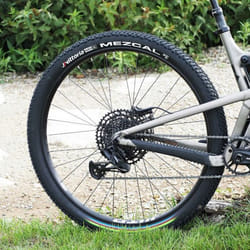 Pneu de vélo Vittoria Mezcal UCI Rainbow Tubeless Ready TS (55-622)