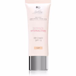 La crème auto-bronzante BioNike Defence Hydractive hydrate le visage, l’unifie et lui laisse sa beauté naturelle.