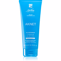Le gel gommant BioNike Aknet nettoie le visage en profondeur, élimine toutes les impuretés et lisse la peau.