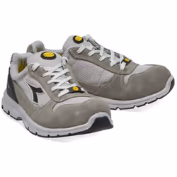 Caractéristiques : Chaussure de sécurité ultra- légère, flexible et confortable Offre une excellente ventilation et transpira ...