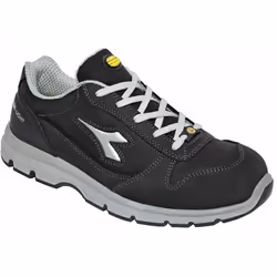 Découvrez la Chaussure de sécurité basse noir DIADORA UTILITY RUN LOW S3 SRC ESD, spécialement conçue pour assurer confort et ...