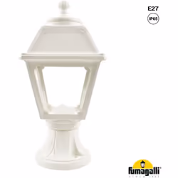 Lanterne de sol "Mikrolot/Mary". Cette borne présente un design classique et un indice de protection IP55 qui la rendent adap ...