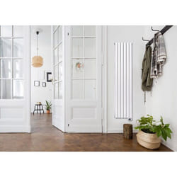 Radiateur électrique - Deltacalor - RAMADA - 1500W - Vertical - Inertie fluide - Contrôle numérique