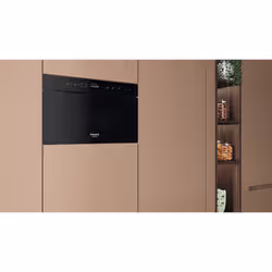 Hotpoint HAMN13BB Noir Micro-ondes grill Intégré 22 L 750 W - Vue supplémentaire 5