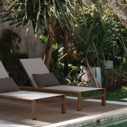 Pour s'allonger confortablement en plein air, ce bain de soleil en aluminium effet bois blanc est un allié incontournable. Au ...