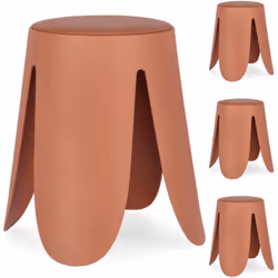 Ce lot de 4 tabourets en plastique brique IMOGE vous inspirera un décor d'intérieur très coloré. Doté d'un siège rond aux dim ...