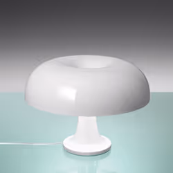 L'édition actualisée et revisitée de la célèbre Nesso qui avait remporté le 1er prix du Concours Studio Artemide/Domus à Mila ...