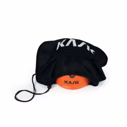 Ce sac à coulisse vous permettra de transporter et ranger vos casques KASK où que vous soyer. Le sac bénéficie d'une fermetur ...