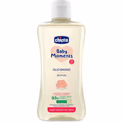 Le produit Chicco Baby Moments prend soin de la peau de l’enfant en douceur pendant son bain.