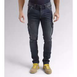 Description Denim cargo stretch délavé à la pierre. Traitements et souci du détail typiques de la tradition italienne du jean ...