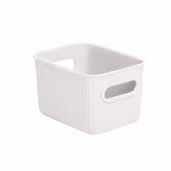 Ces paniers de rangement TATAY sont en polypropylène blanc Pergamon. Vous pouvez choisir la taille dont vous avez besoin et o ...