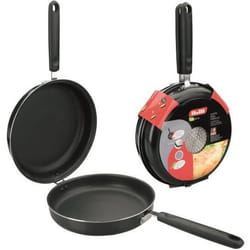 POELE A OMELETTE 20 cm EN ALUMINIUM ANTI-ADHERENT. ALUMINIUM 2.5 MM DEPAISSEUR 2 COUCHES ANTI-ADHERENTES. HAUT 8 CM . MANCHES