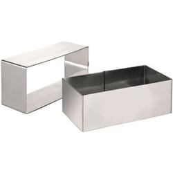 EMPORTE-PIECE INOX FORME RECTANGULAIRE - DIMENSIONS 8 X 5 CM - HAUTEUR 4.5 CM - PASSE AU FOUR ET AU LAVE-VAISSELLE.