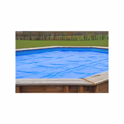 La couverture isothermique est l'accessoire incontournable pour votre piscine. Elle permet de protéger votre bassin de la sal ...