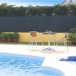 Natte brise vue tissée . Idéale pour créer l'intimité nécessaire dans votre jardin, terrasse ou balcon. Légère et résistante. ...