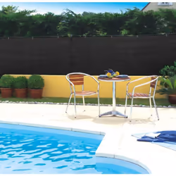 Natte brise vue tissée . Idéale pour créer l'intimité nécessaire dans votre jardin, terrasse ou balcon. Légère et résistante. ...