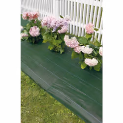 Toile de paillage pour obtenir de belles plantations, quasiment sans entretien. Il est important de bien fixer cette toile au ...