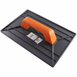 Truelle plastique à base rainurée Réf.212033220. pour maçonnerie.- Polystyrène.- Taille : 330 x 220 mm.- Manche orange, base ...