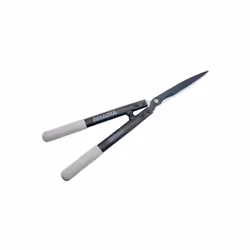 Présentation : Ce taille-haie BELLOTA - 3461C est l'allié idéal pour l'entretien de votre jardin. Il offre une coupe nette po ...