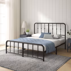 Élégance vintage et fonctionnalité Apportez une touche de charme vintage à votre chambre avec ce cadre de lit en métal. Son d ...