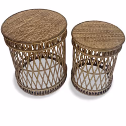 Vous voulez donner une touche d'originalité à votre maison ? Vous y arriverez grâce au Table d'appoint Versa 39 x 46 x 39 cm ...