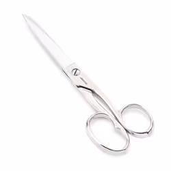 Ciseaux de couturière Arcos 504300 en acier forgé et mango nickelé de 7,5" - 190 mm sous blister . Les ciseaux à coudre sont  ...