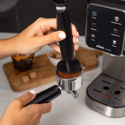 Ufesa Arona Machine à expresso 1 L 20 bar Noir, Inox - Vue supplémentaire 5