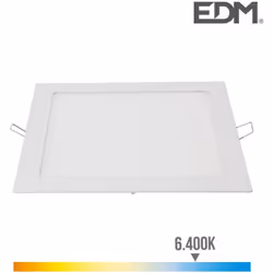 Downlight LED 20W avec un flux lumineux de 1500lm. Dimensions : carré côté 22cm perçage 20x20cm finition Blanc. Teinte de lum ...