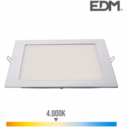 Downlight LED 20W avec un flux lumineux de 1500lm. Dimensions : carré côté 22cm perçage 20x20cm finition Chromé. Teinte de lu ...