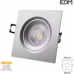 Downlight LED 5W avec un flux lumineux de 380lm. Dimensions : carré côté 110mm perçage 7,4cm finition Chromé. Teinte de lumiè ...
