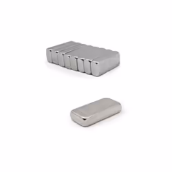 Aimant néodyme 13x7x2mm qualité n35 force d'adhérence 14n revêtement en nickel anti-corrosion . . . Indice de Protection IP : ...