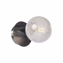 Applique en métal finition nickel, avec un globe en verre effet dépoli qui permet de créer un effet lumineux élégant aussi bi ...