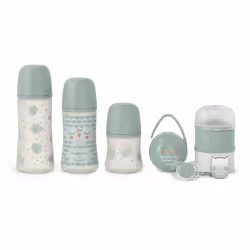 Facilitez-vous le soin de votre bébé ou contribuez à aider un parent de votre connaissance. Le kit pour bébé Suavinex Bonhomi ...