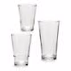 Ensemble de 18 verres avec des lignes.