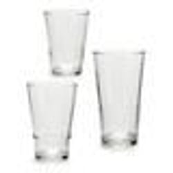 Ensemble de 18 verres avec des lignes.