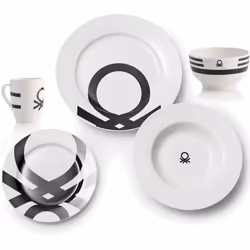 Service de vaisselle : 6 assiettes plates 27 cm ; 6 assiettes creuses 22 cm ; 6 assiettes à dessert 20 cm. Fabriqué en faïenc ...