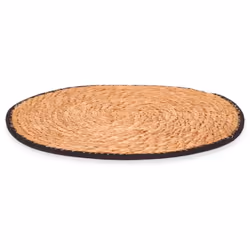 Le dessous de plat en sparte avec bord en tissu noir de la ligne San Ignacio en collaboration avec KINVARA offre protection e ...