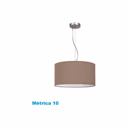 Pendentif de la série NICOLE en brun TOPO. Fabriquée en métal et textile. Elle est équipée de deux douilles E27 avec METRICA  ...