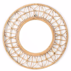 Este espejo de pared redondo es una pieza ideal para los amantes de la decoración boho: tiene unas grandes dimensiones y un m ...