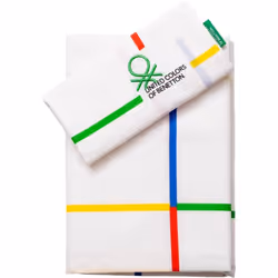 Nous vous présentons une parure de lit 3 pièces composée d'1 drap housse de 140X200 cm, 1 drap plat de 240x240 cm et 1 taie d ...
