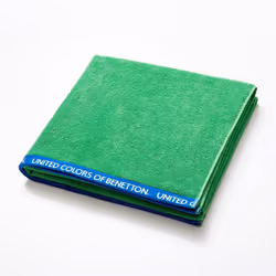 [Couleur] Cette serviette de plage arbore une couleur verte éclatante, parfaite pour vos journées ensoleillées. [Matériaux] F ...