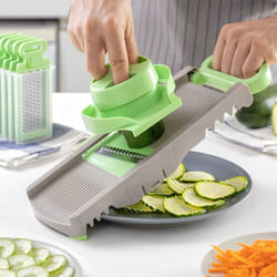 Innovagoods - Mandoline-Râpe Pliable 6 en 1 Choppie