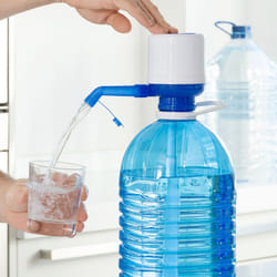Innovagoods - Distributeur d'eau universel, distributeur manuel pour carafes, bouteilles, tonneaux, Compatible pour bouteilles 2,5/5/6,5/8 et 10L de,