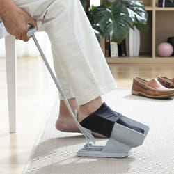 InnovaGoods Chausse-pieds pour Chaussures et Chaussettes avec Enlève-chaussettes Shoeasy