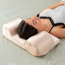 Innovagoods - Oreiller Cervical Anti-Rides avec Housse en Satin Youthlow