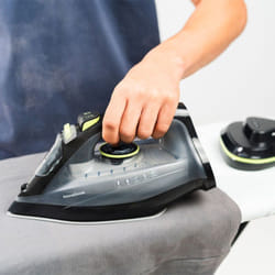 Innovagoods - Fer à Repasser à Vapeur Sans Fil 2 en 1 Stiron 2400 w 20-30 g/min