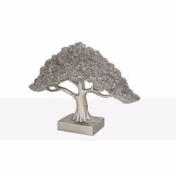 Arbre en résine argentée Matériel: Résine Couleur argent Assemblage requis : 0 31x8x22 cm