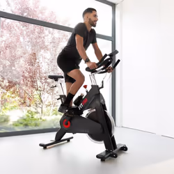 Le vélo d'intérieur BESP-500 vous permettra de réaliser toutes sortes d'entraînements chez vous, en régulant l'intensité de v ...