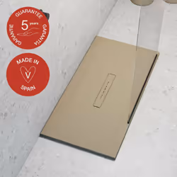 Las colecciones de baño de Poalgi responden a esa nueva concepción con platos de ducha de aires escultóricos y materiales res ...